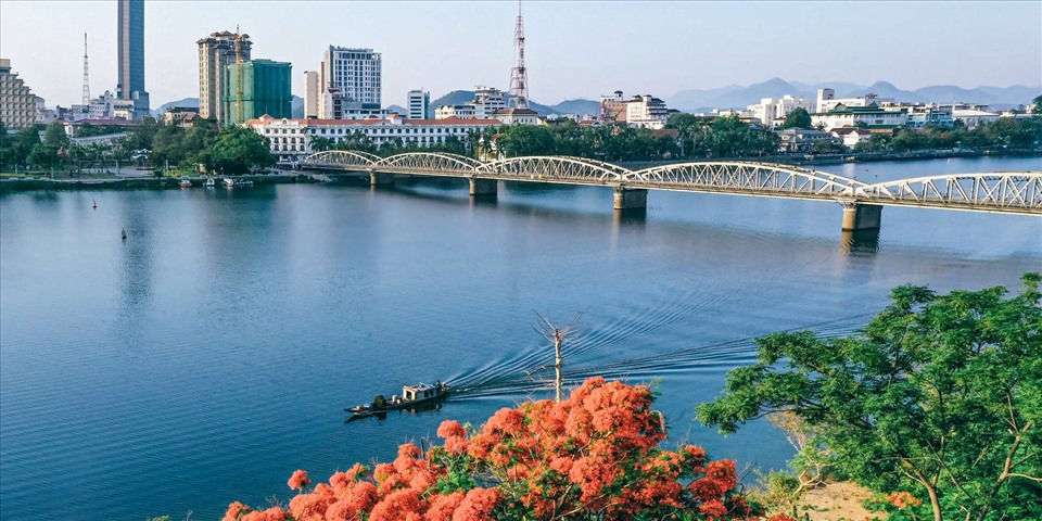 cau-truong-tien.jpg