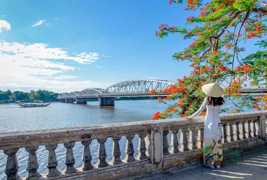 song-huong-hue.jpg