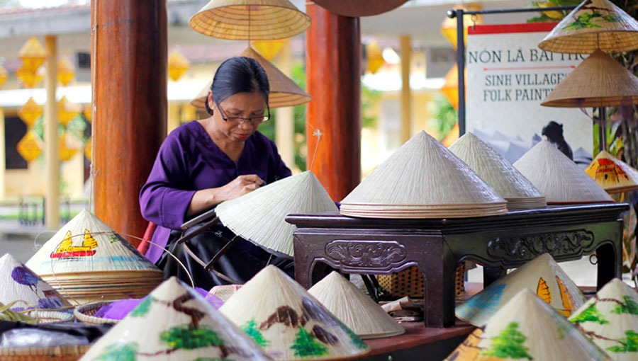 lang-non-phu-cam-hue.jpg