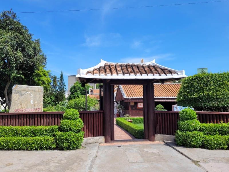 truong-duc-thanh-mui-ne.jpg