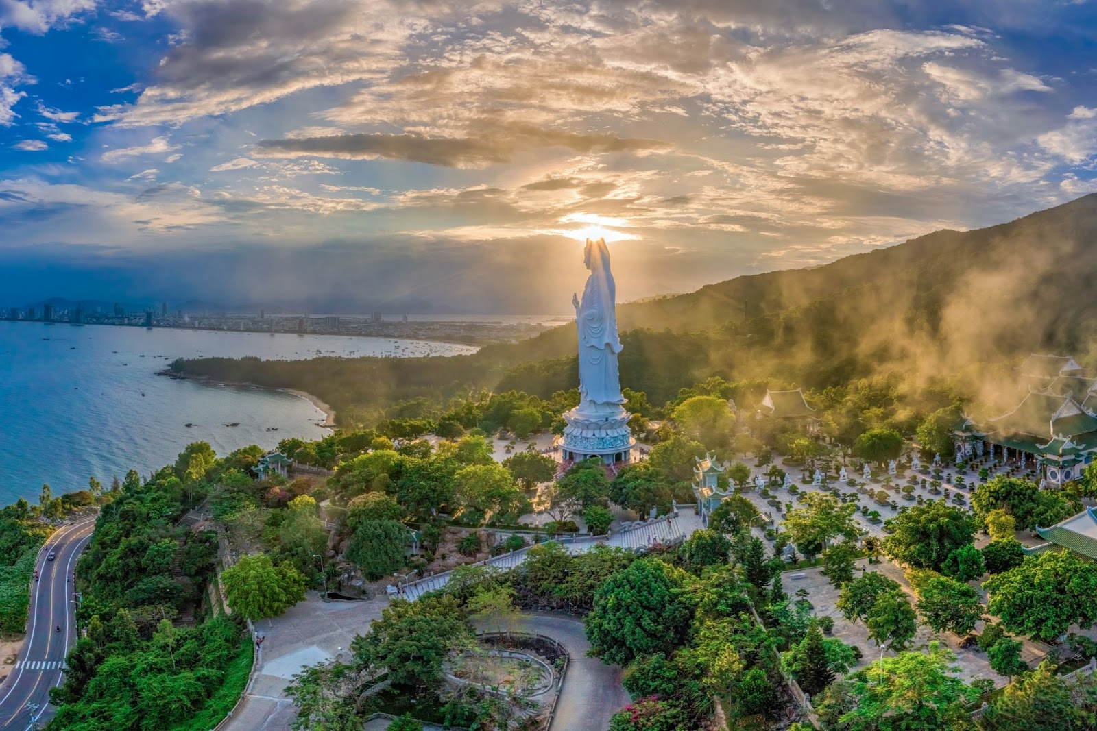 chua-linh-ung-da-nang.jpg