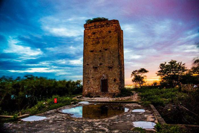 du-lich-lau-ong-hoang-phan-thiet.jpg