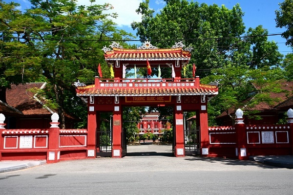 truong-quoc-hoc-hue.jpg