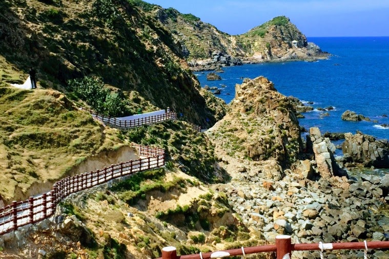 hinh-anh-eo-gio.jpg