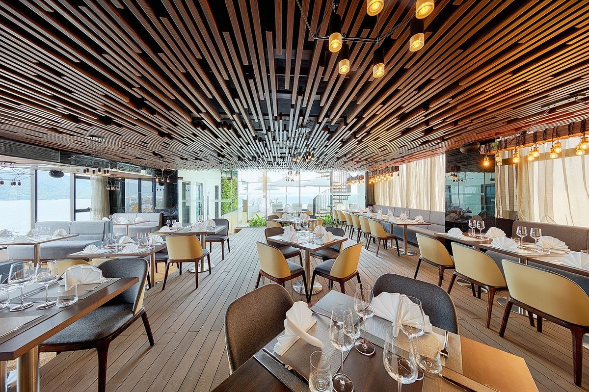 sky-view-restaurant-nha-hang-da-nang.jpg