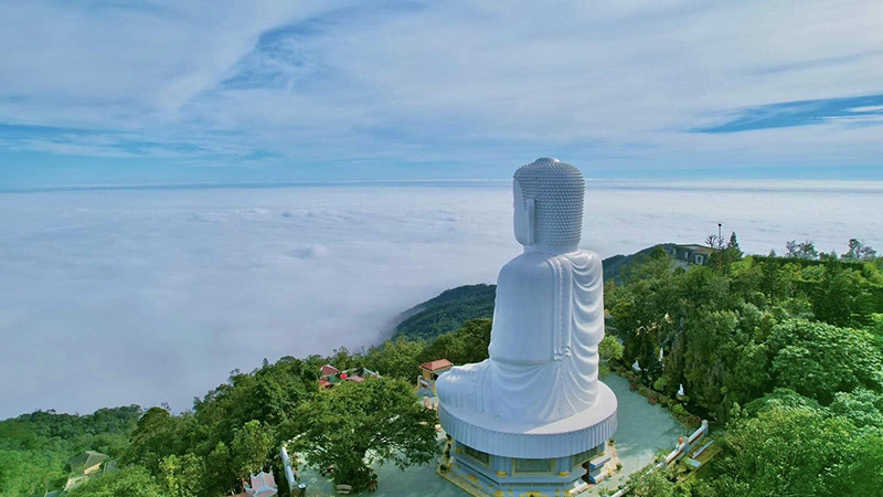 chua-linh-ung-ba-na-hill.jpg