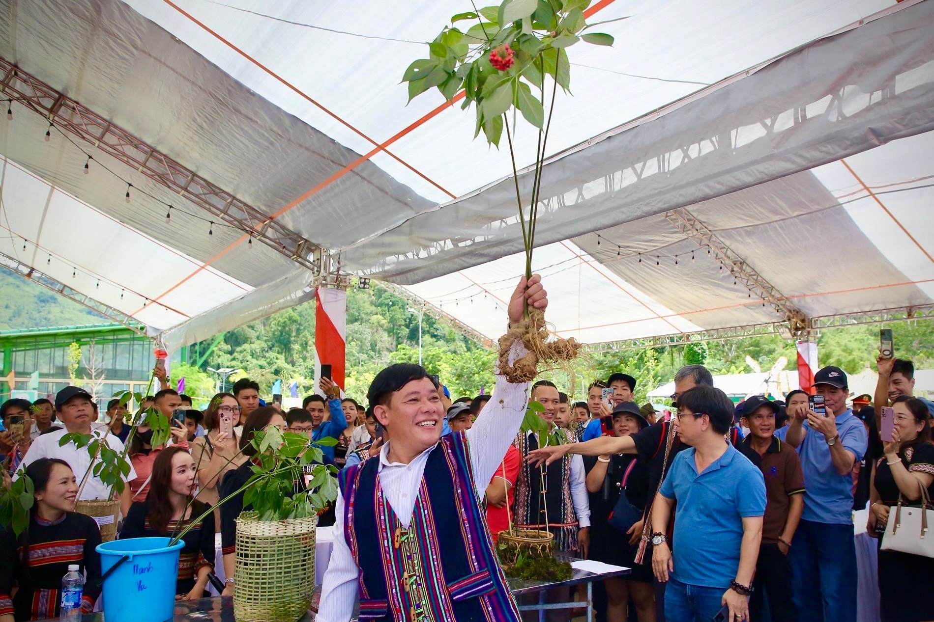 Ngoc Linh Ginseng & International Medicinal Herbs Festival.jpg